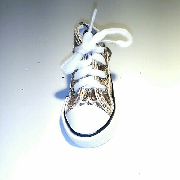 Accessories - Gold glitter sparkling tennis shoe keychain